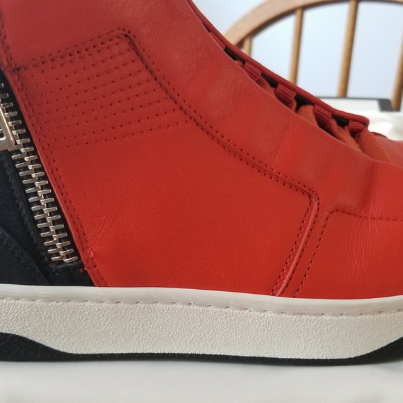 New In Box Gucci High Tops - Picture 5 of 16